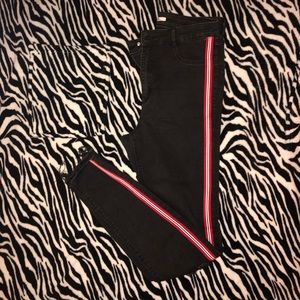 Black Light Wash Ankle Jeans.